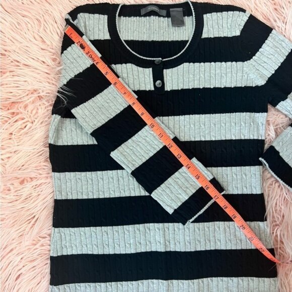 Liz Claiborne Sweater - Picture 4 of 7